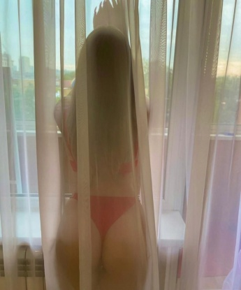 У меня богатый опыт и огромное желание удивить тебя своими умениями. Живу в Москве и готова провести с тобой незабываемое время. Приглашаю тебя в мир страсти и наслаждений, где каждая встреча станет для тебя настоящим праздником. В моем арсенале множество услуг, которые позволят нам окунуться в волшебный мир разврата и удовольствия. Отзывы моих любимых клиентов говорят о моем безупречном профессионализме и нежности. Знаю, что ты останешься доволен после нашей встречи. Жду тебя, чтобы подарить тебе незабываемые моменты и настоящую эйфорию. 💋💫 2390, 23 года