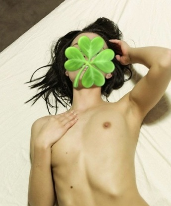 С радостью предлагаю вам свои горячие услуги, которые подарят вам незабываемые моменты наслаждения. Я открыта для различных экспериментов и готова подарить вам море эмоций. Фотографии, которые вы видите - настоящие, без ретуши. У меня есть положительные отзывы, которые подтверждают мою креативность и талант в постели. Я создам атмосферу релаксации и неспешности, чтобы вы могли полностью расслабиться и насладиться нашей встречей. Жду вас в Москве для незабываемых встреч! 💋 4782, 20 лет